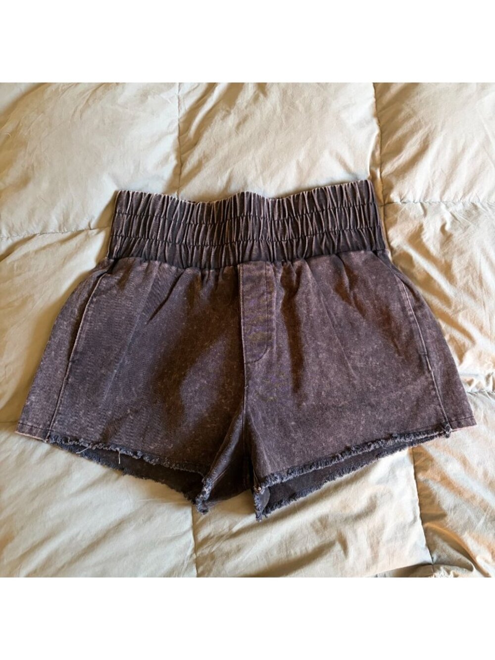 Women Acid Wash Shorts Size L NWT